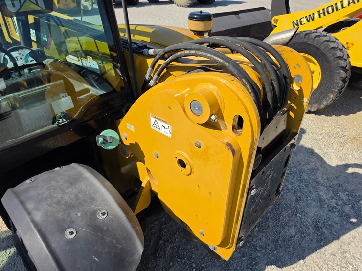 2016-caterpillar-th255c-image-13
