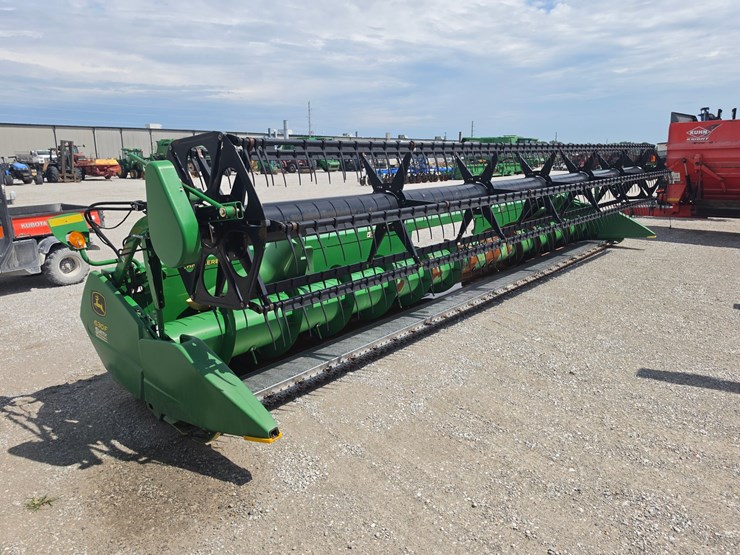 2011-john-deere-630f-image-13