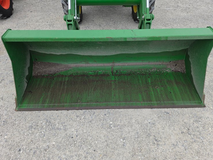 2023-john-deere-5100e-image-3