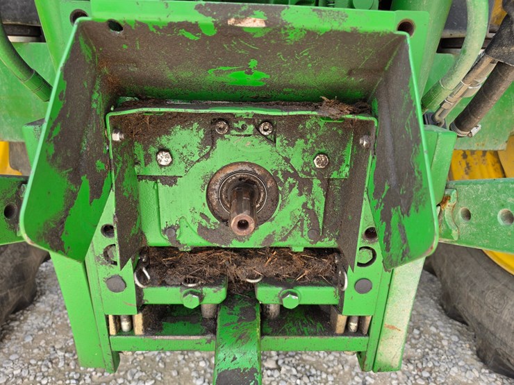 2022-john-deere-6120m-image-15