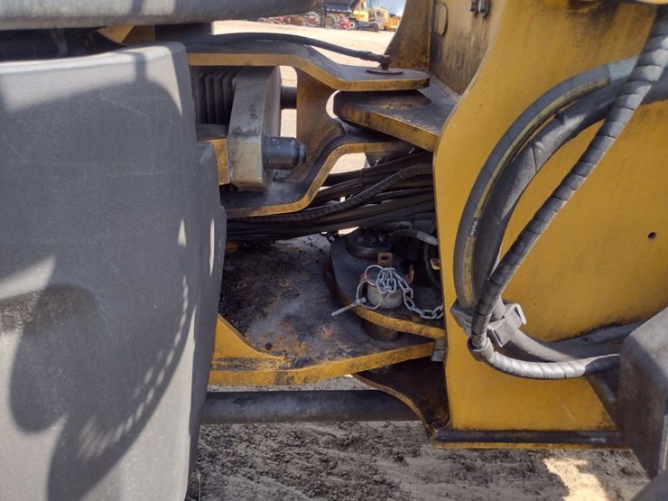 deere-324l-image-28