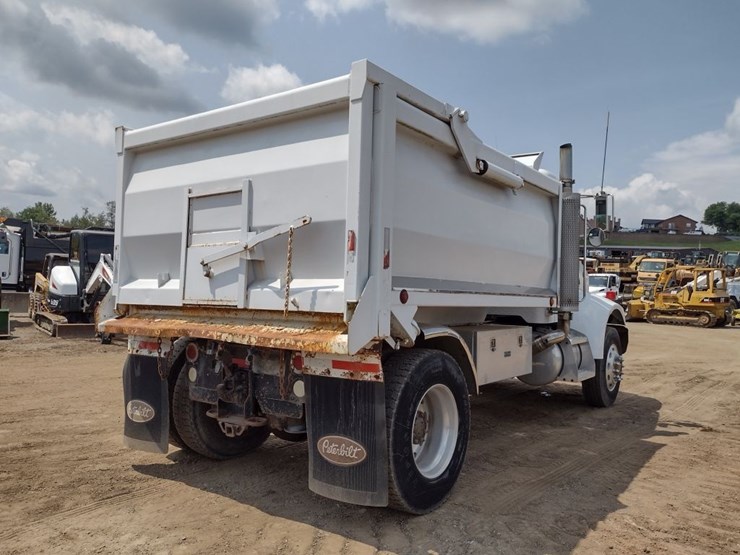 peterbilt-330-image-41