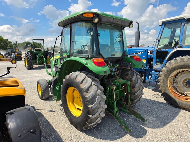 2016-john-deere-5085m-image-11