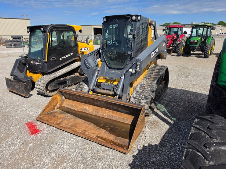2018-deere-331g-image-1