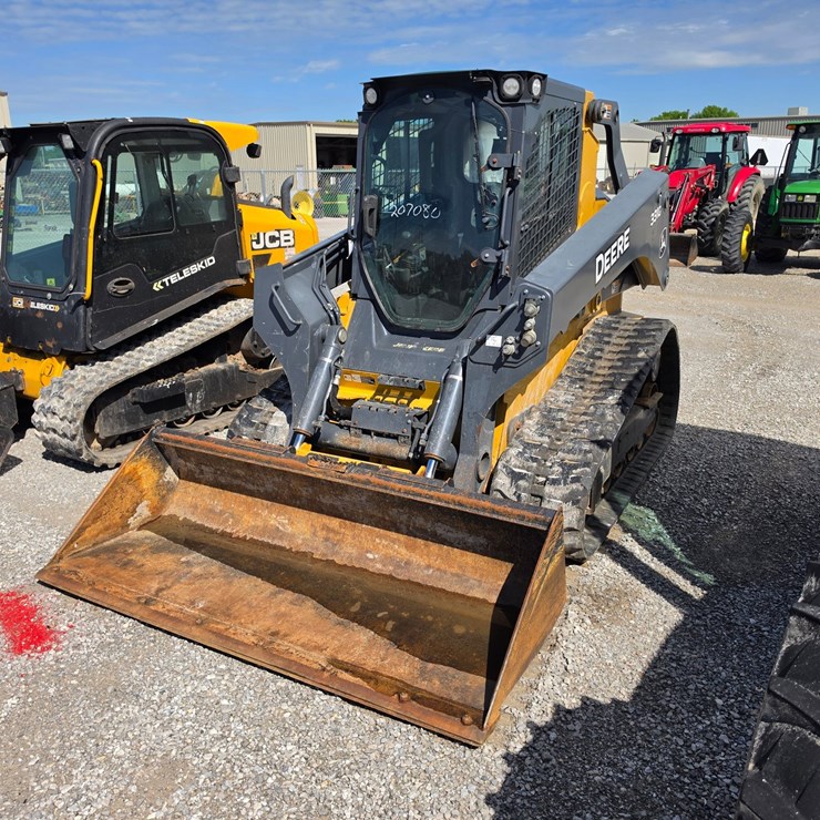 2018 DEERE 331G