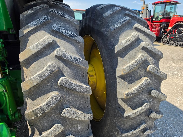 2013-john-deere-7260r-image-15