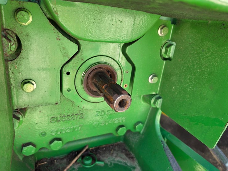 2020-john-deere-6105e-image-16