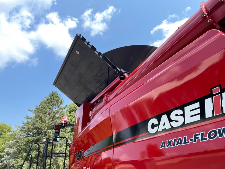 2018-case-ih-7240-image-116