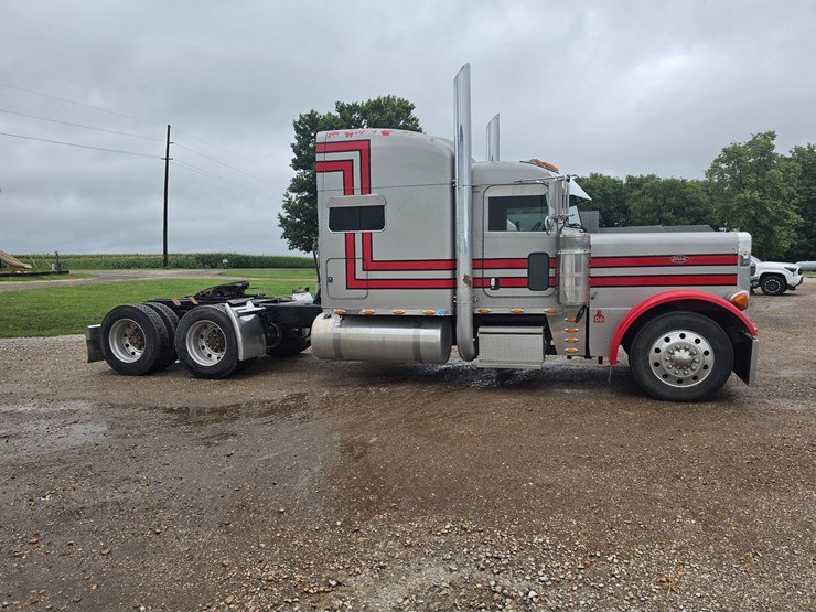 2006-peterbilt-379-image-22