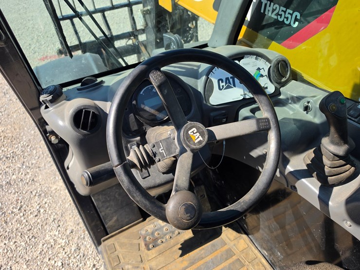 2016-caterpillar-th255c-image-9