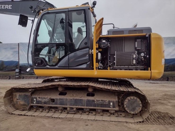 john-deere-24-image-13