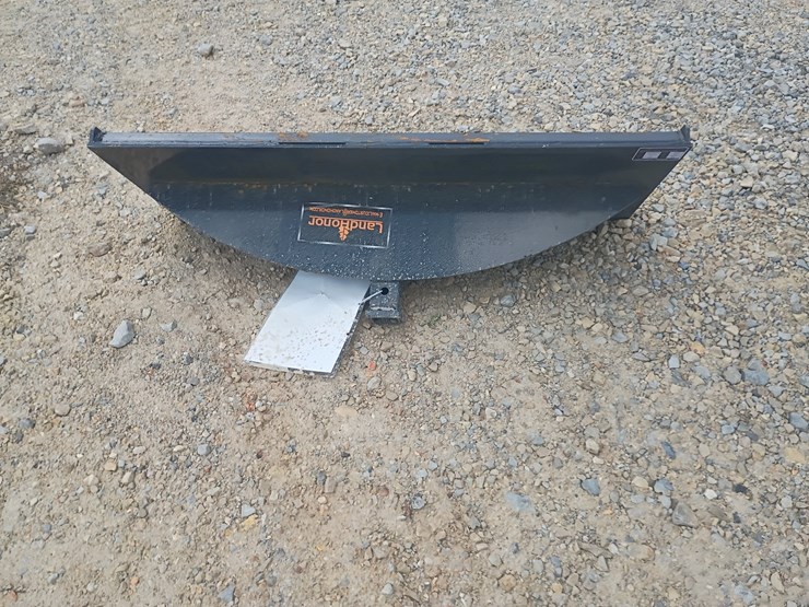 #l76-069-•-landhonor-utility-hitch-adapter-skid-steer-attachment-image-1