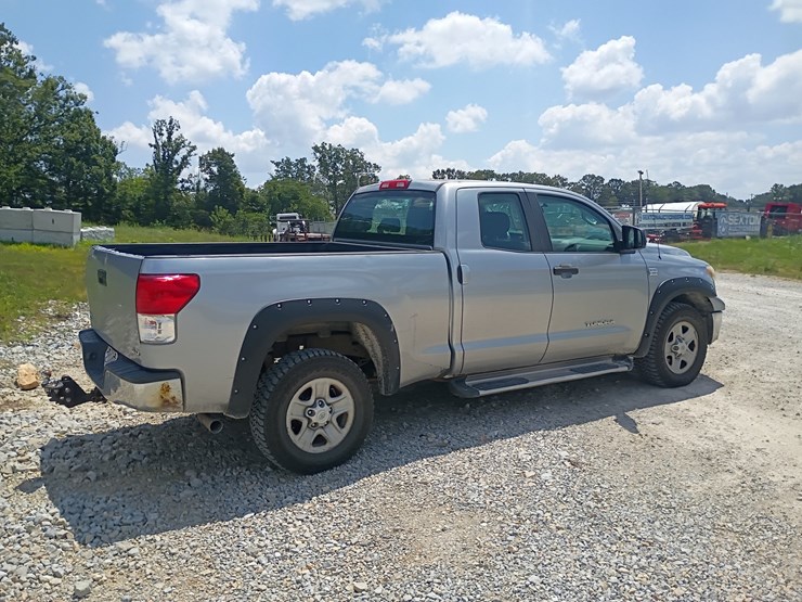 2010-toyota-tundra-image-8