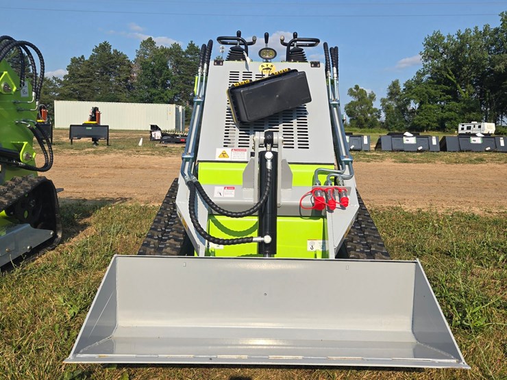 #8855-•-ats-t460-mini-skid-steer-23-hp-image-10