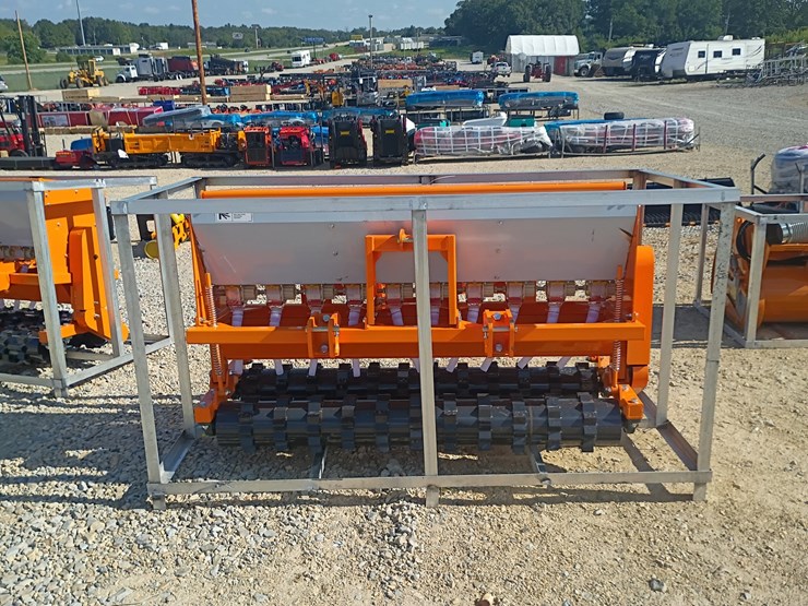 #l76-007-•-landhonor-seeder-skid-steer-attachment-(3-point)-image-1