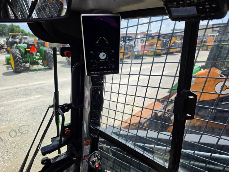 2021-new-holland-c345-image-11
