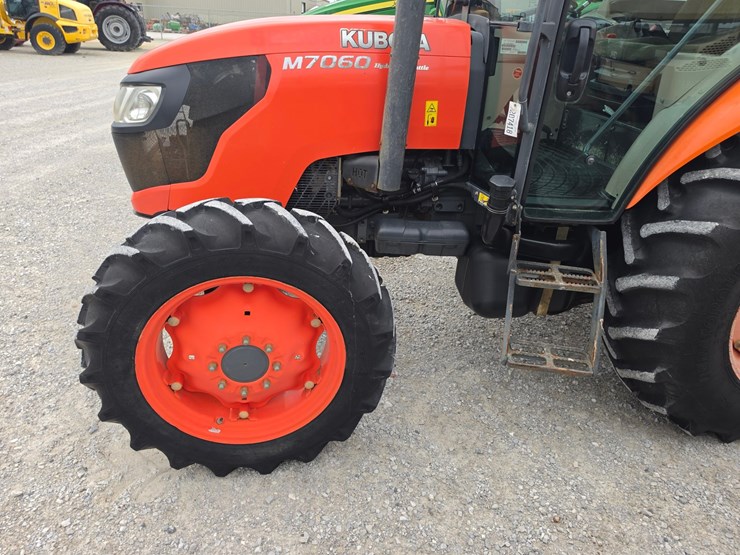 2016-kubota-m7060-image-6