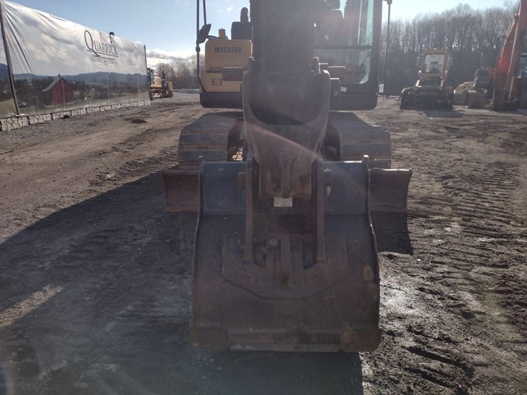 sany-sy135c-image-28