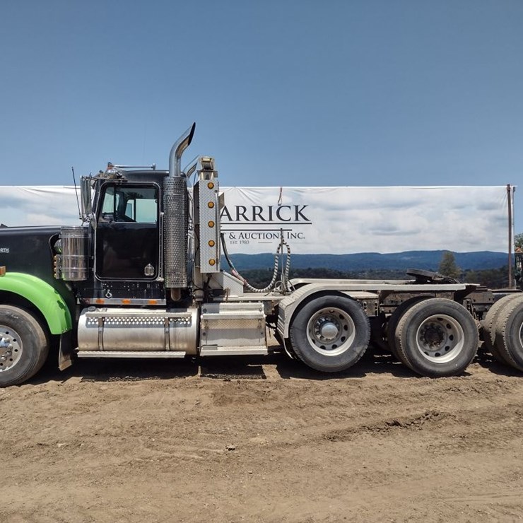 KENWORTH W900