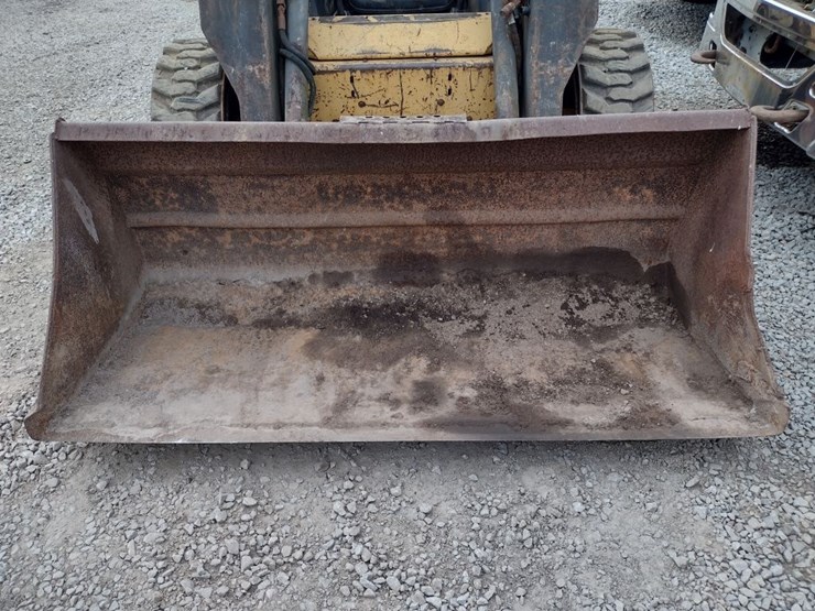 new-holland-lx885-image-16