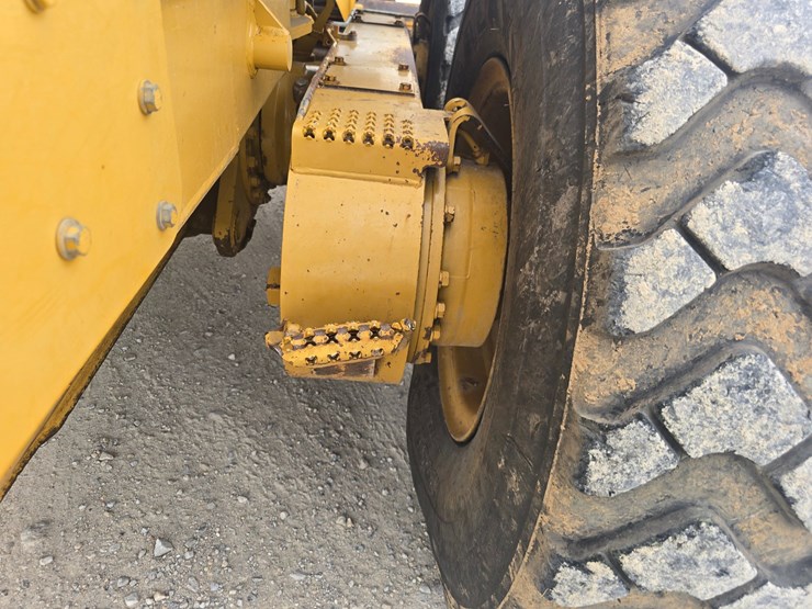 2007-caterpillar-12h-image-56