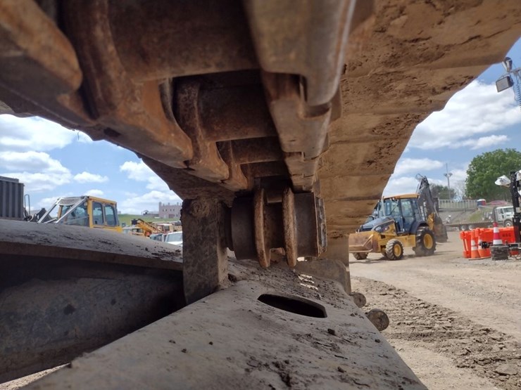 volvo-ec240cl-image-32