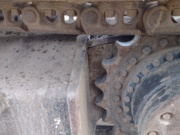 deere-270d-lc-image-36