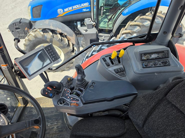 2020-kubota-m7-132-image-8