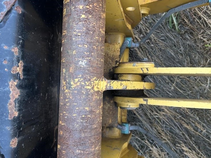 2015-caterpillar-910k-image-17