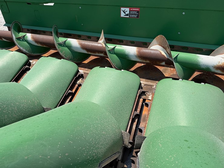 2018-john-deere-716c-image-21