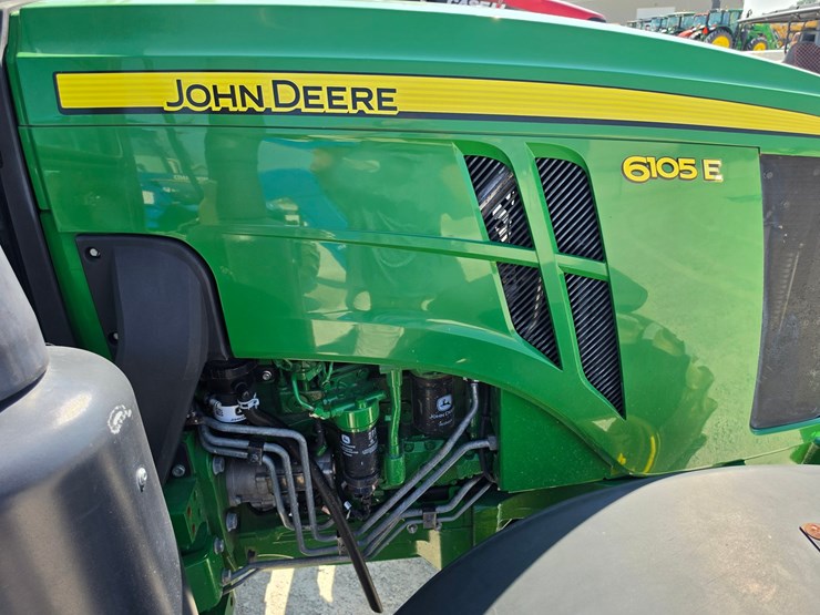 2020-john-deere-6105e-image-18