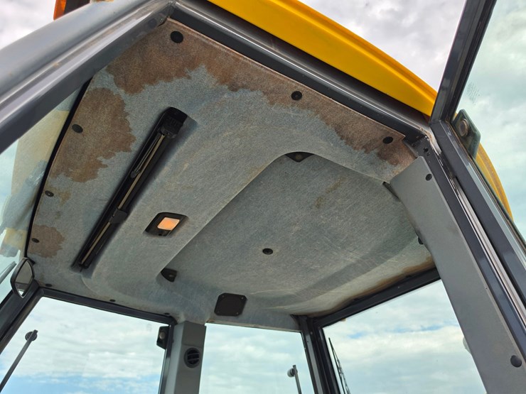 2001-new-holland-lb75-image-7