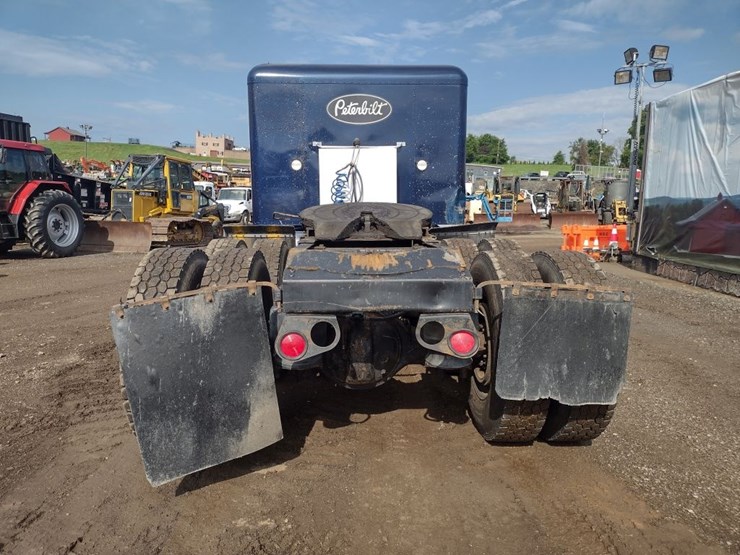 1995-peterbilt-378-image-4