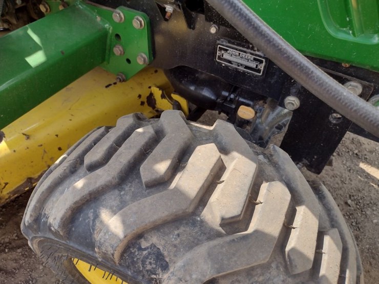 john-deere-2305-image-28