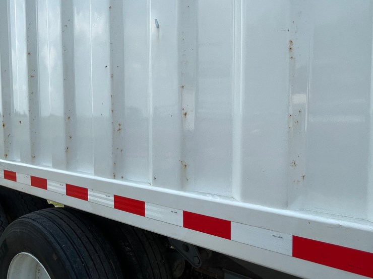 #1260-•-2013-jet-co-tandem-axle-26'-grain-trailer-(has-wi-title)-image-47