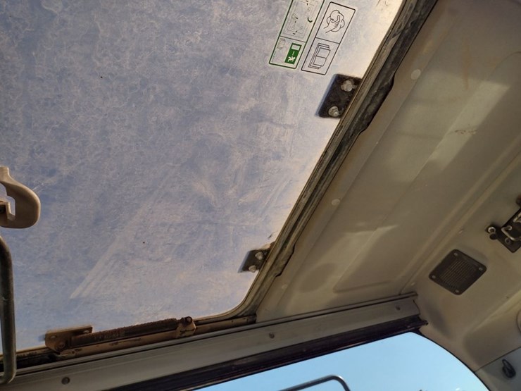 caterpillar-318e-image-9