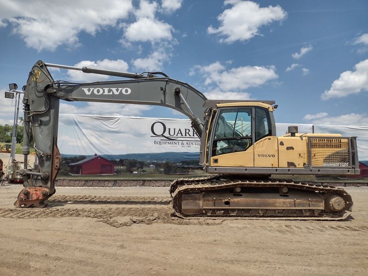 volvo-ec240cl-image-1