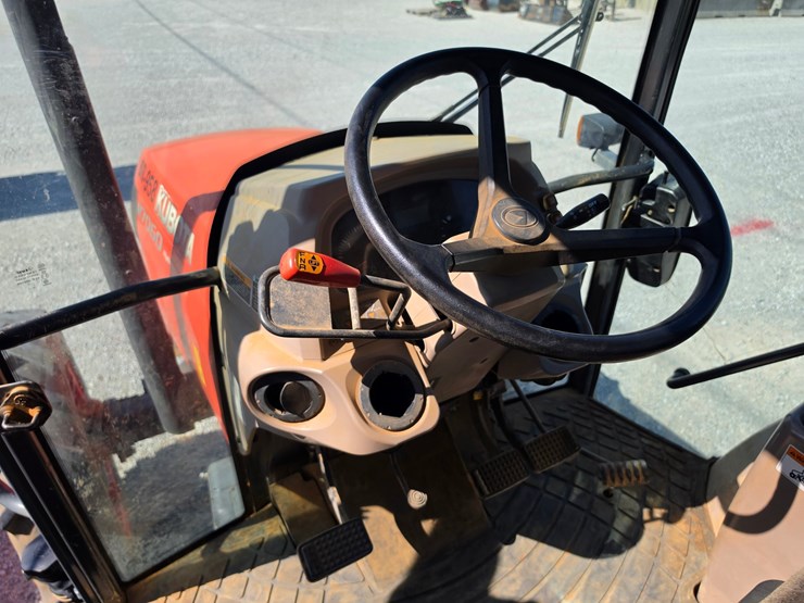 2016-kubota-m7060-image-19