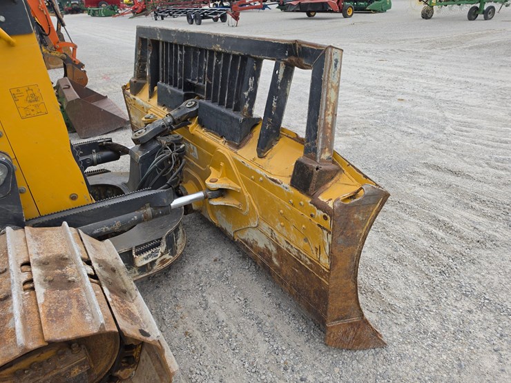 2019-deere-700k-lgp-image-27