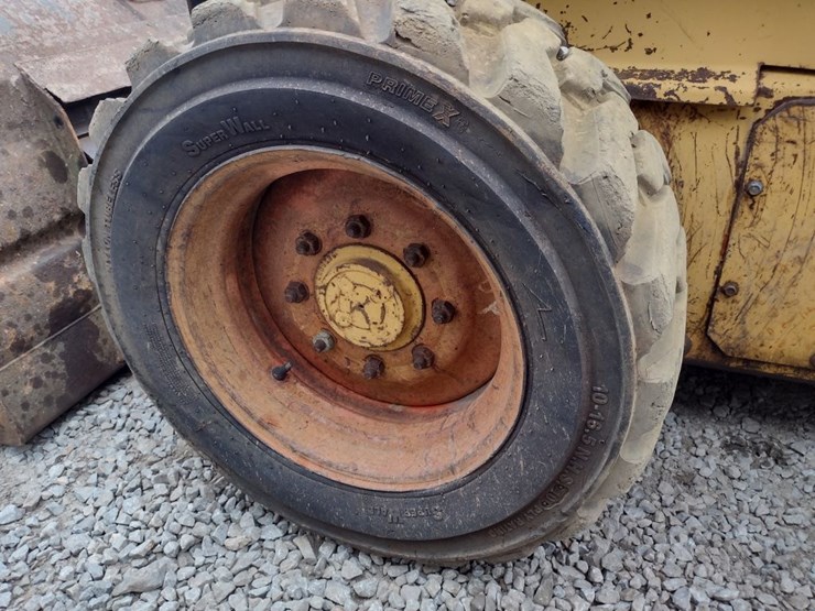 new-holland-lx885-image-13