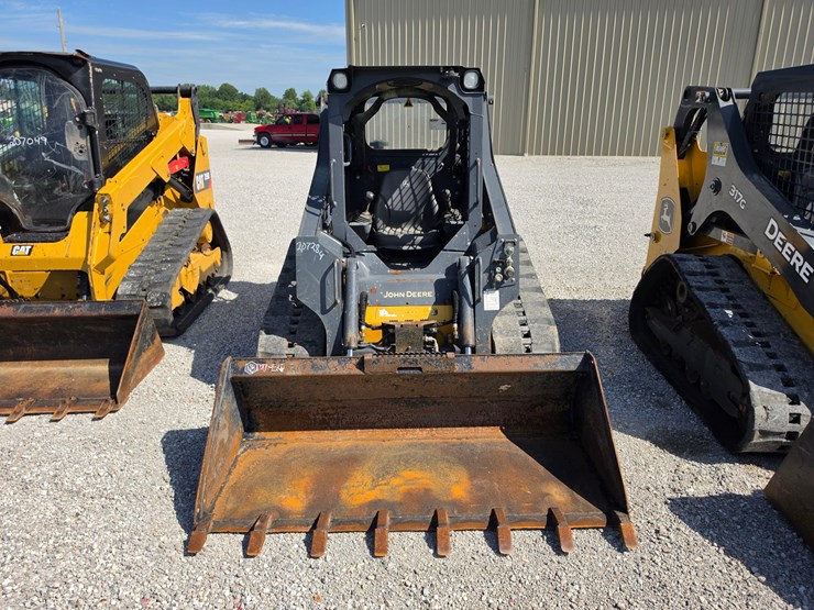 2023-deere-317g-image-2