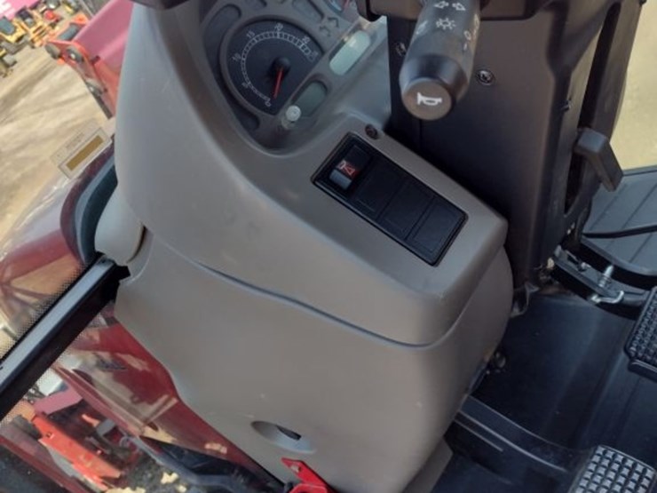 case-ih-farmall-95u-image-10