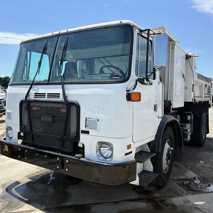 2011 AUTOCAR XPEDITOR