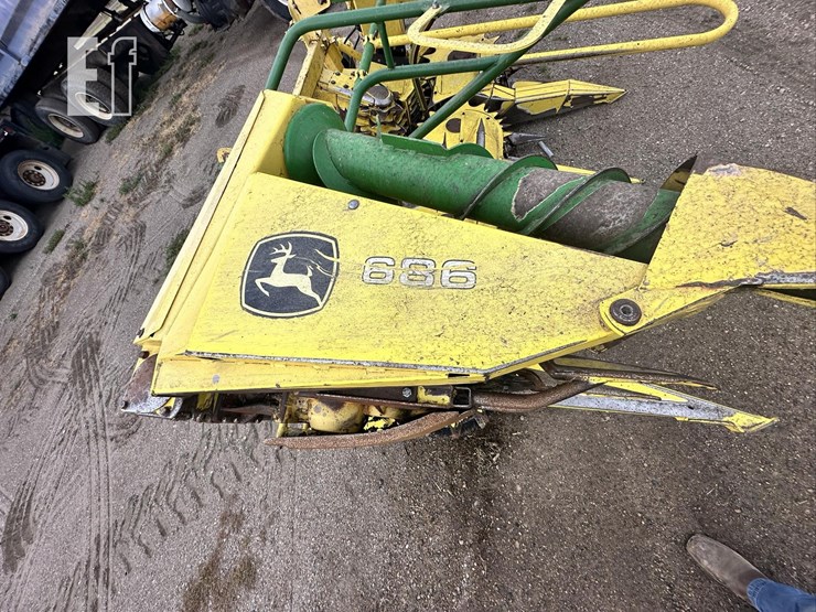 2003-john-deere-686-image-5