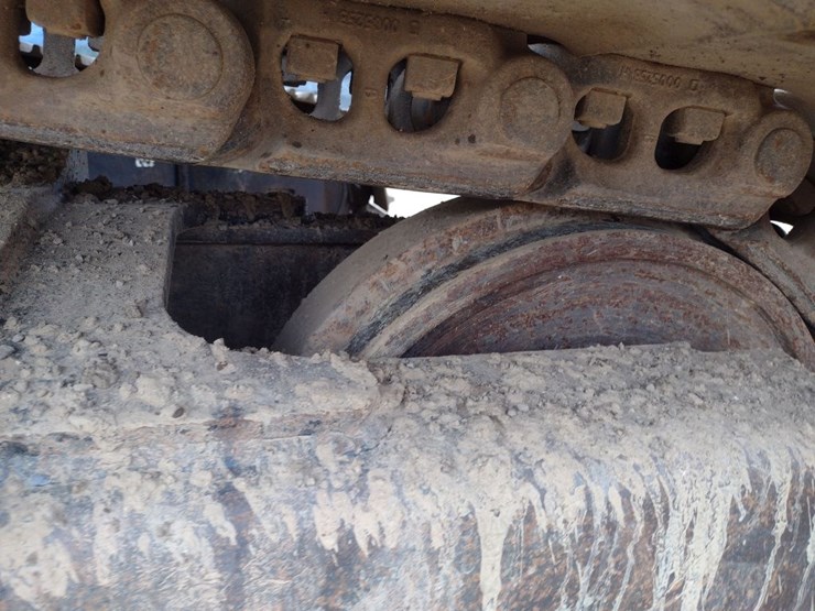 deere-270d-lc-image-23