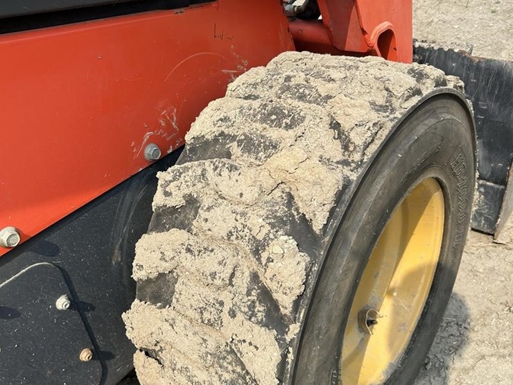 kubota-ssv75-image-32