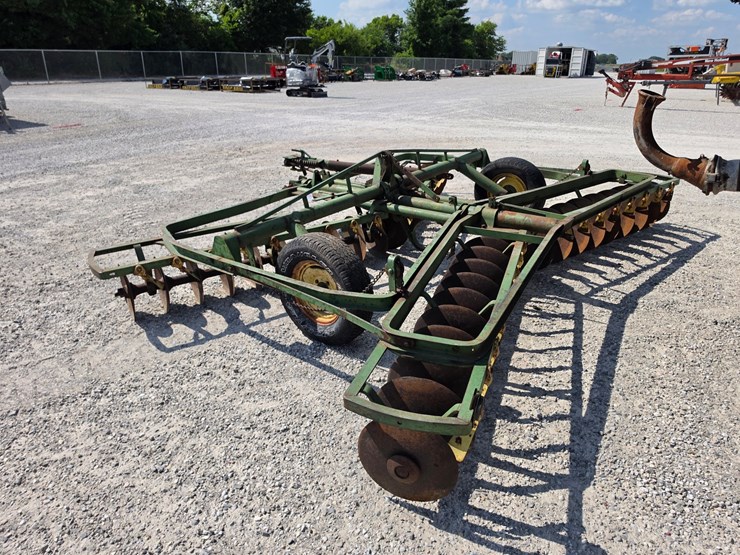 john-deere-aw-image-3
