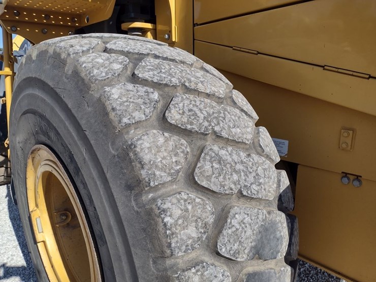 deere-724k-image-17