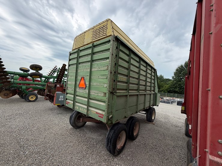 john-deere-714a-image-5