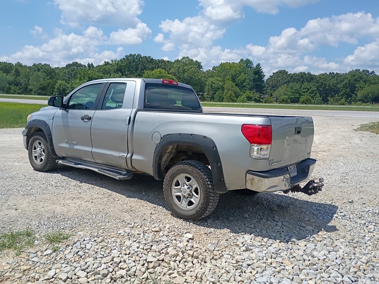2010-toyota-tundra-image-4
